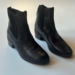 Cole Haan Peetz pebbled leather Chelsea Boots